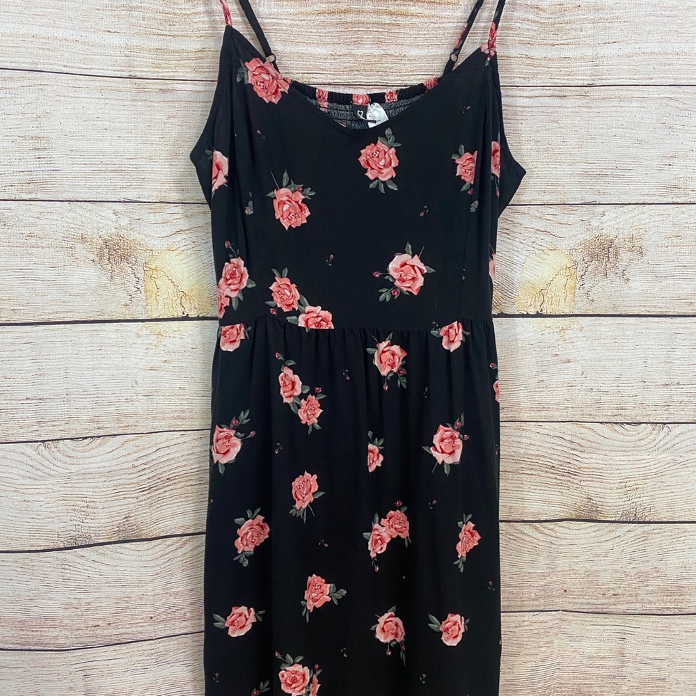 H&M Divided spaghetti strap dress /smoking elastic